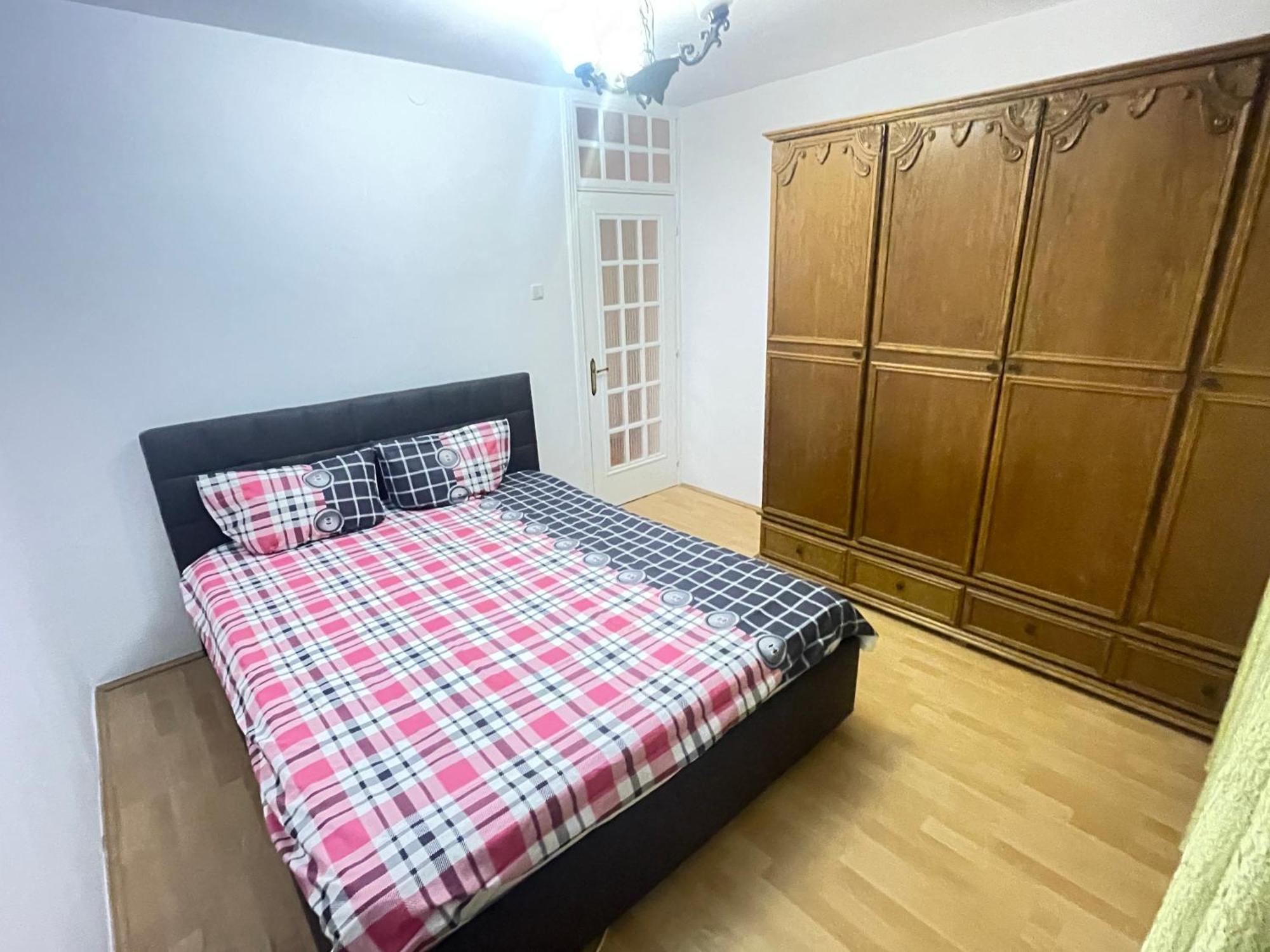 Family Cave Apartment Oradea Exterior foto